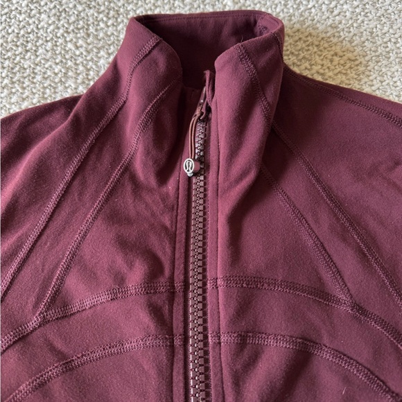 lululemon burgundy define full zip fitted jacket size 4 - Picture 4 of 9
